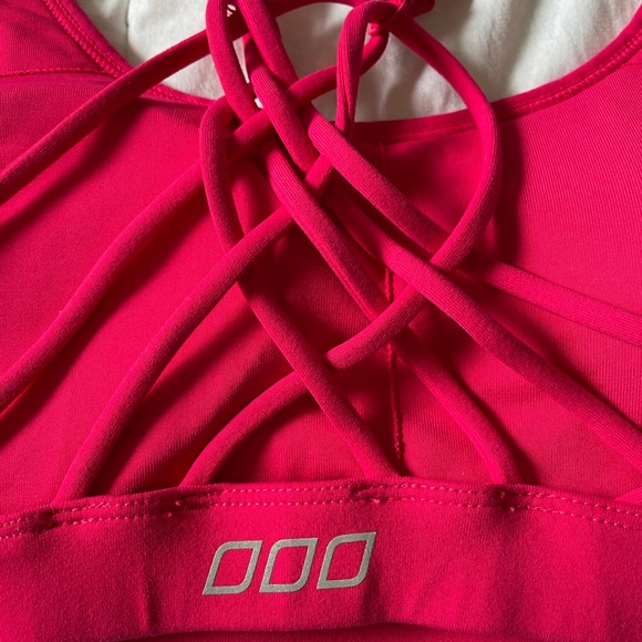 Lorna Jane hot pink low impact sports bra - Picture 3 of 4